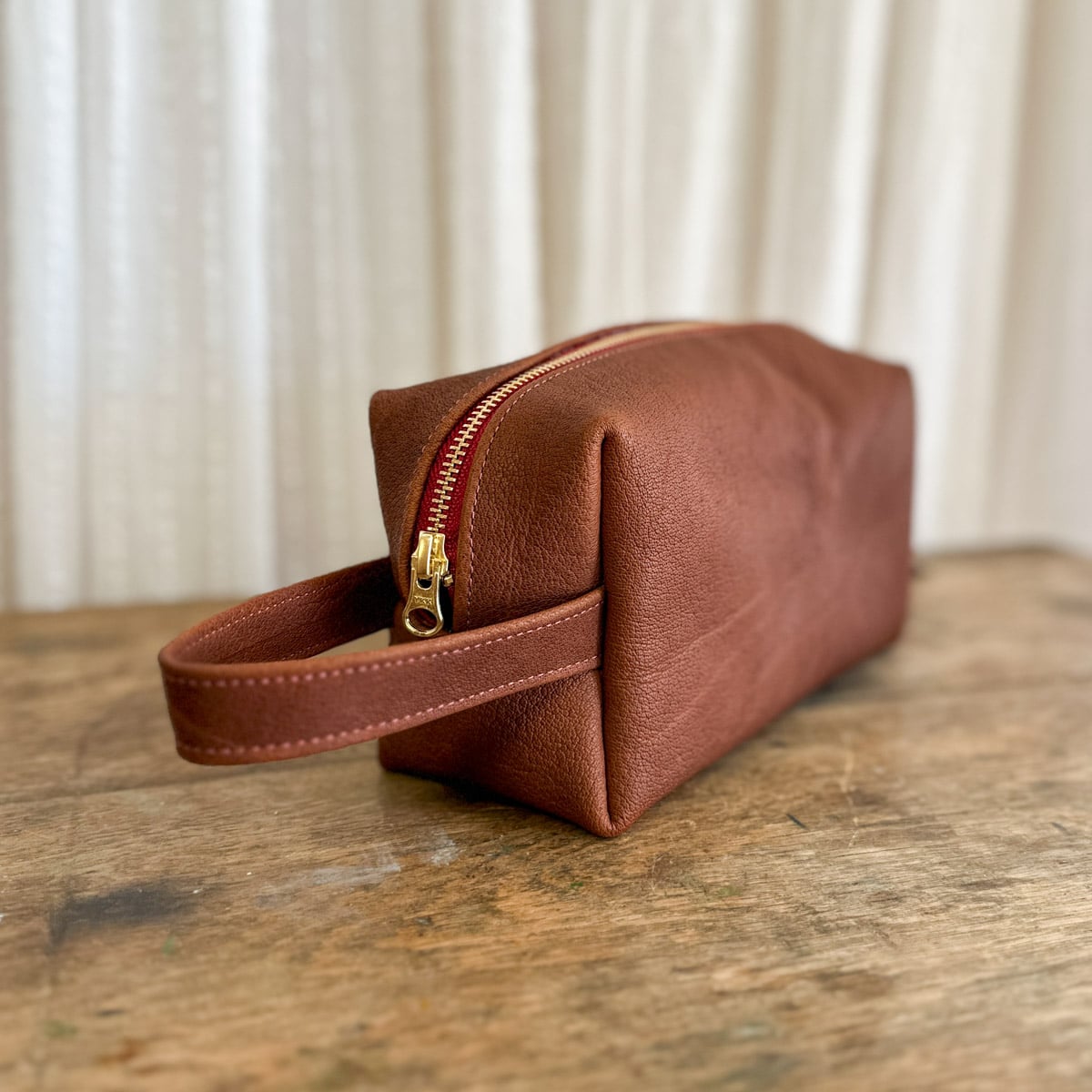 Brown leather hotsell toiletry bag